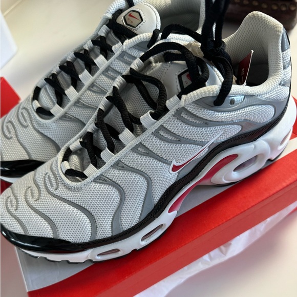 Nike Air Max Plus - Picture 1 of 4